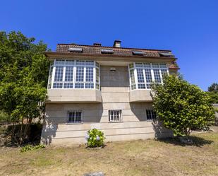 Vista exterior de Casa o xalet en venda en Crecente amb Calefacció, Jardí privat i Terrassa