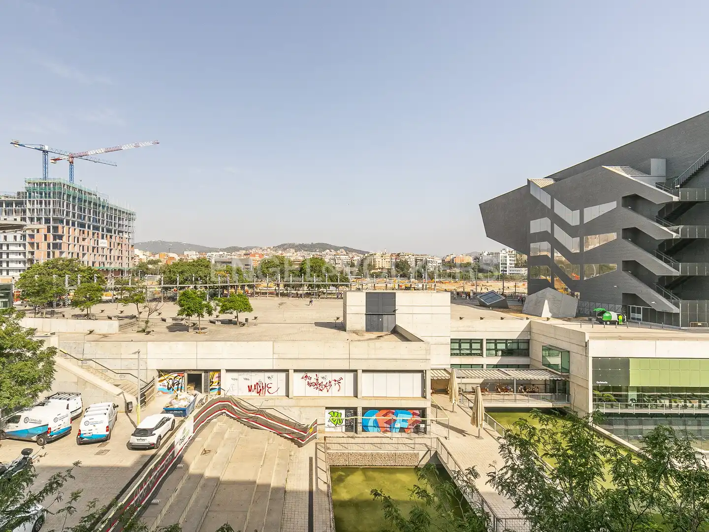 Außenansicht von Wohnung zur Miete in Barcelona mit Klimaanlage, Heizung und Parkett