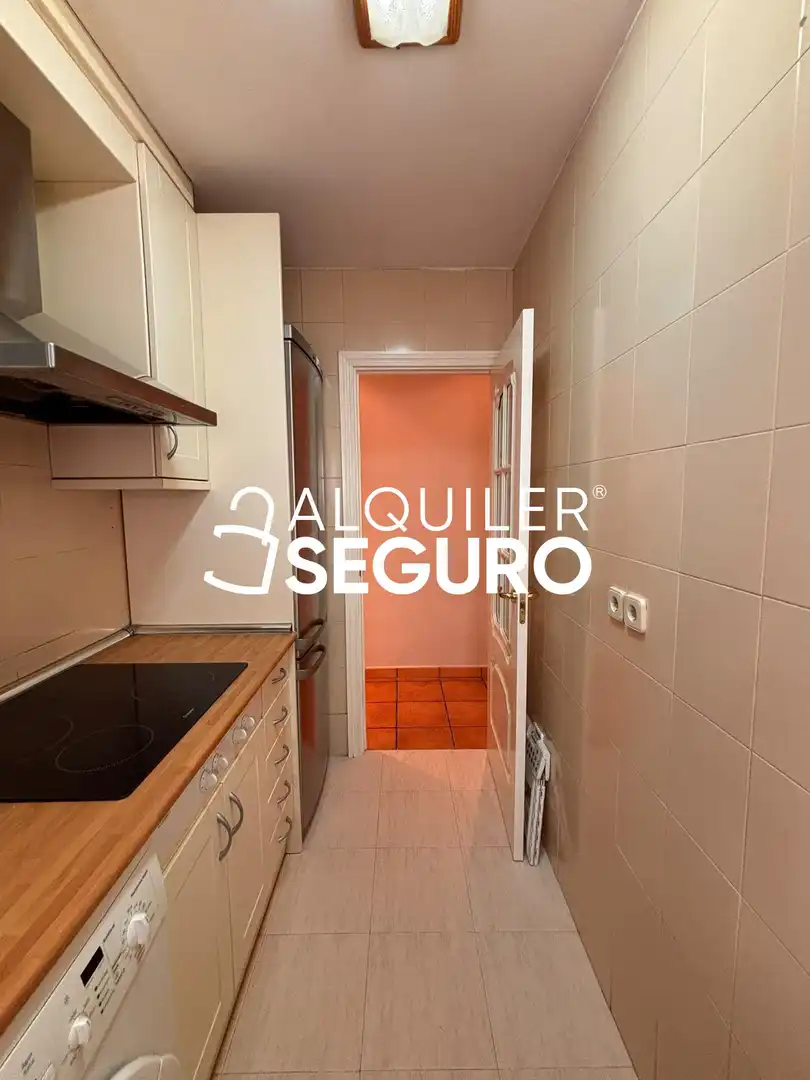 Kitchen of Flat for rent in Madrid  with Air Conditioner and Heating