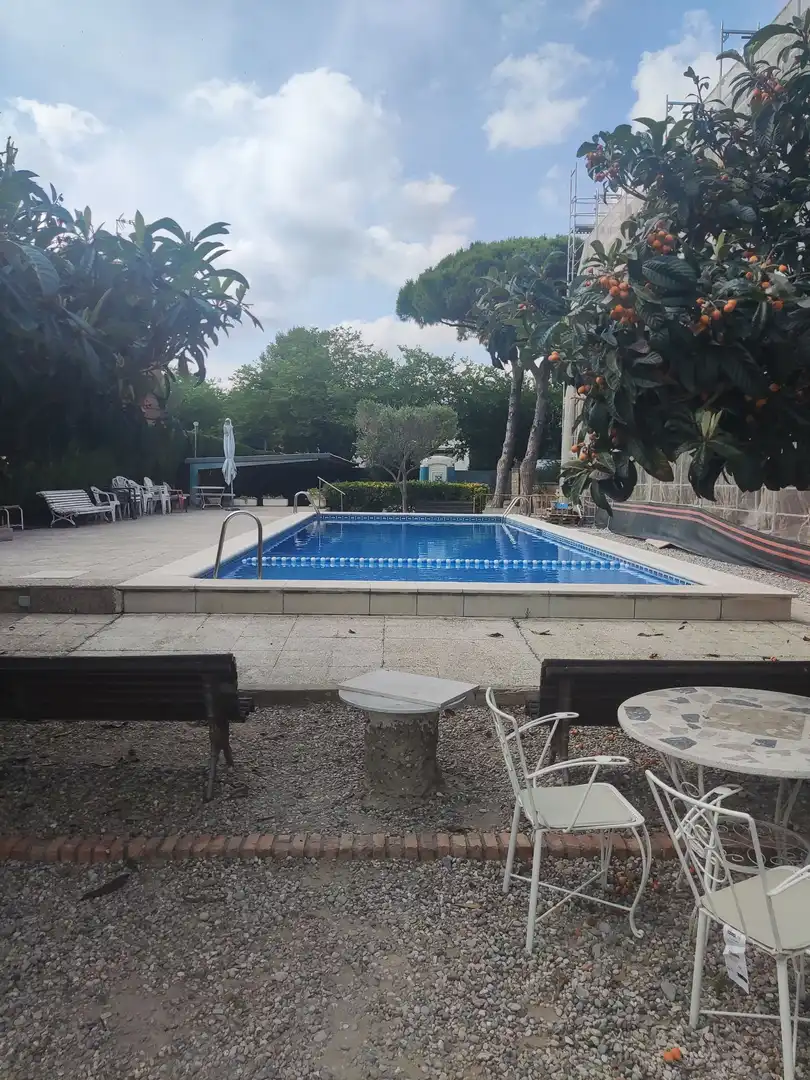 Schwimmbecken von Wohnung zum Verkauf in Castelldefels mit Klimaanlage, Heizung und Terrasse