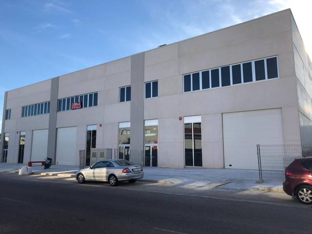 Nave industrial en Alquiler en Ceutí