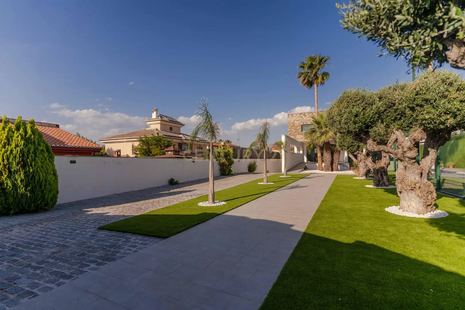 Vista exterior de Casa o xalet en venda en Gójar amb Aire condicionat, Jardí privat i Traster