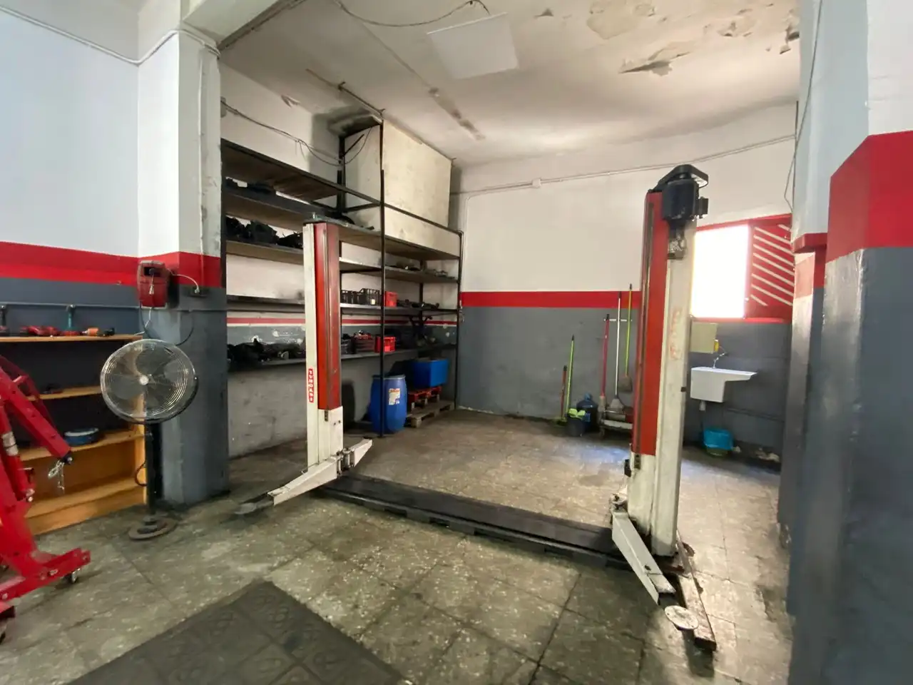 Parking of Commercial properties for sale in Esplugues de Llobregat  with Furnished