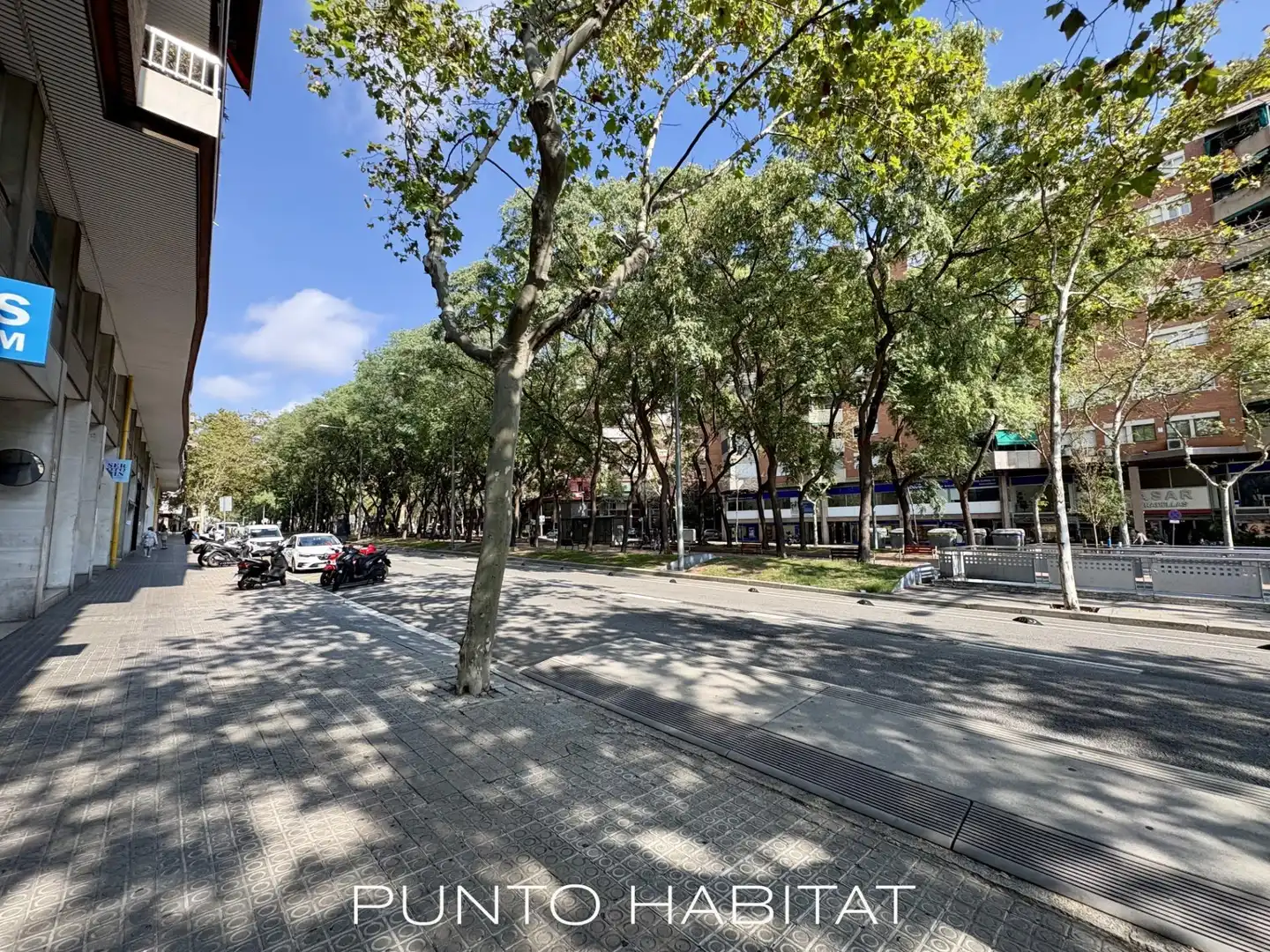 Vista exterior de Pis en venda en Les Corts