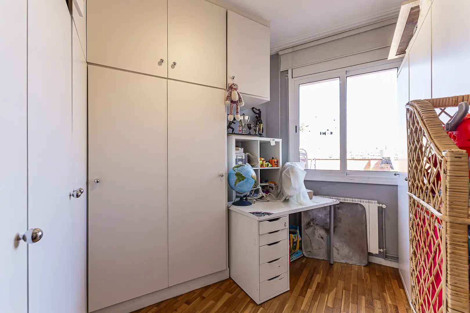 Schlafzimmer von Dachboden zum Verkauf in Barcelona mit Klimaanlage, Heizung und Parkett