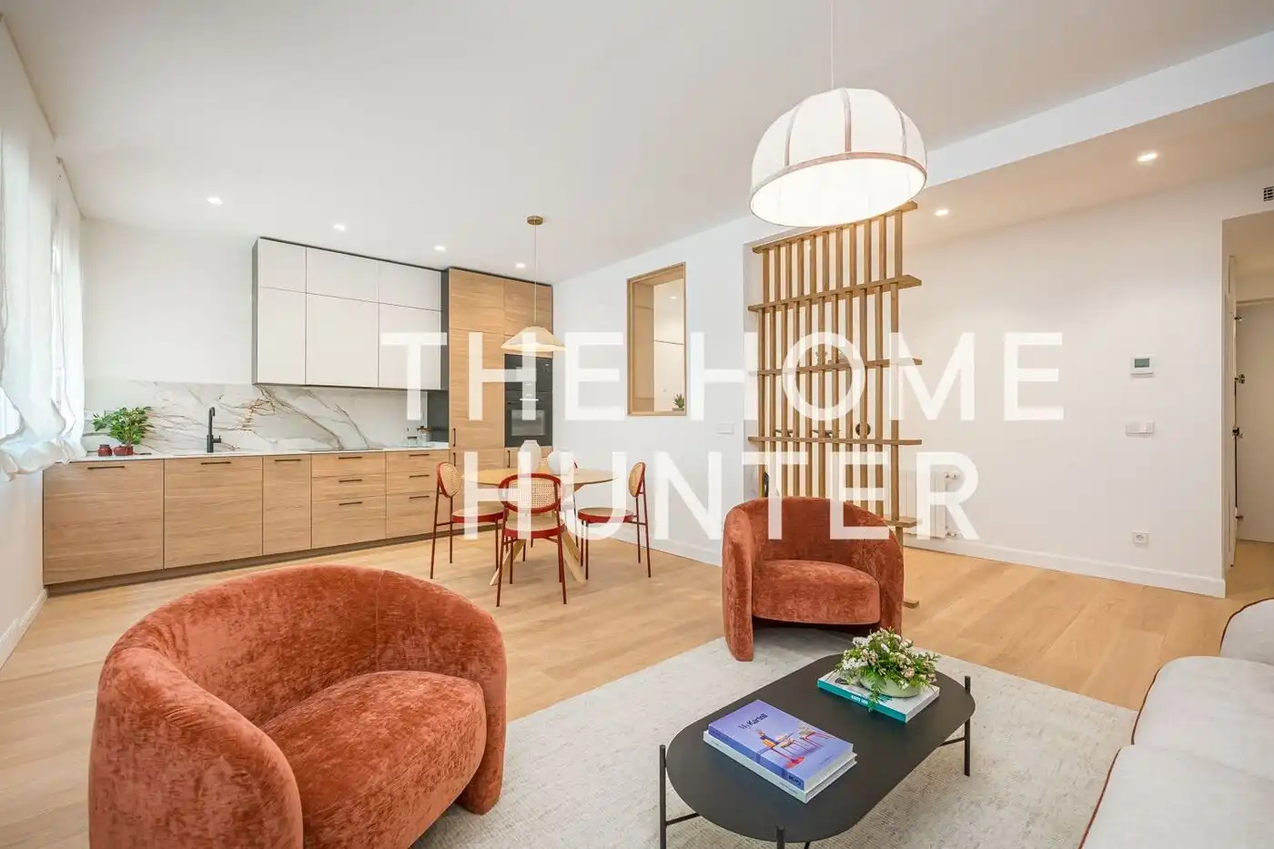 Living room of Flat for sale in Madrid  with Air Conditioner, Heating and Furnished
