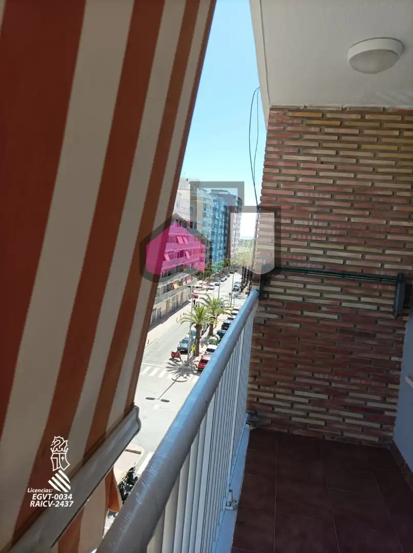 Piso con terraza en venta en Carrer de la Bega 44, imagen 2