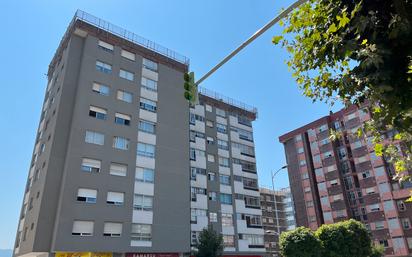 Vista exterior de Pis en venda en Vigo  amb Calefacció, Parquet i Traster