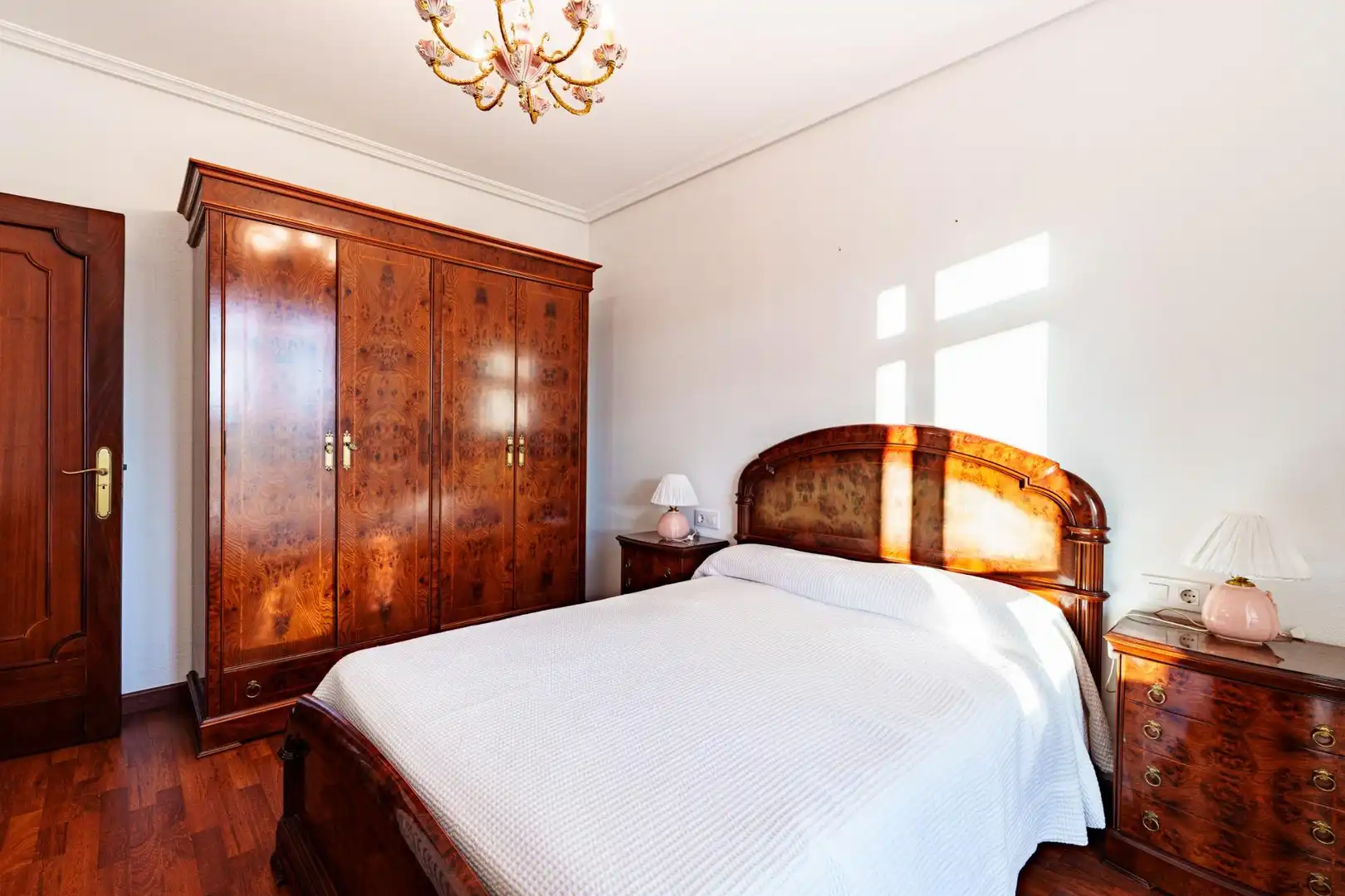 Habitación de Casa o chalet en venta en Ourense Capital  con Calefacción, Jardín privado y Balcón