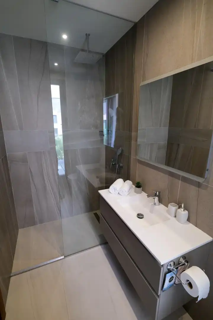 Baño de Casa o chalet de alquiler en Finestrat con Aire acondicionado, Calefacción y Jardín privado