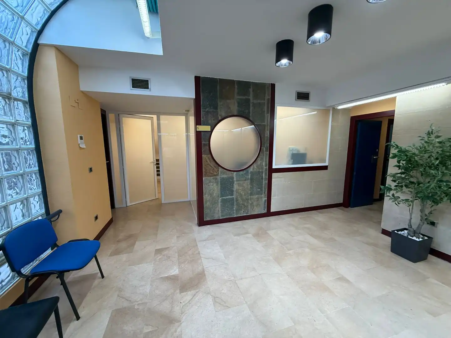 Locale commerciale in affitto a Calle Talavera 30