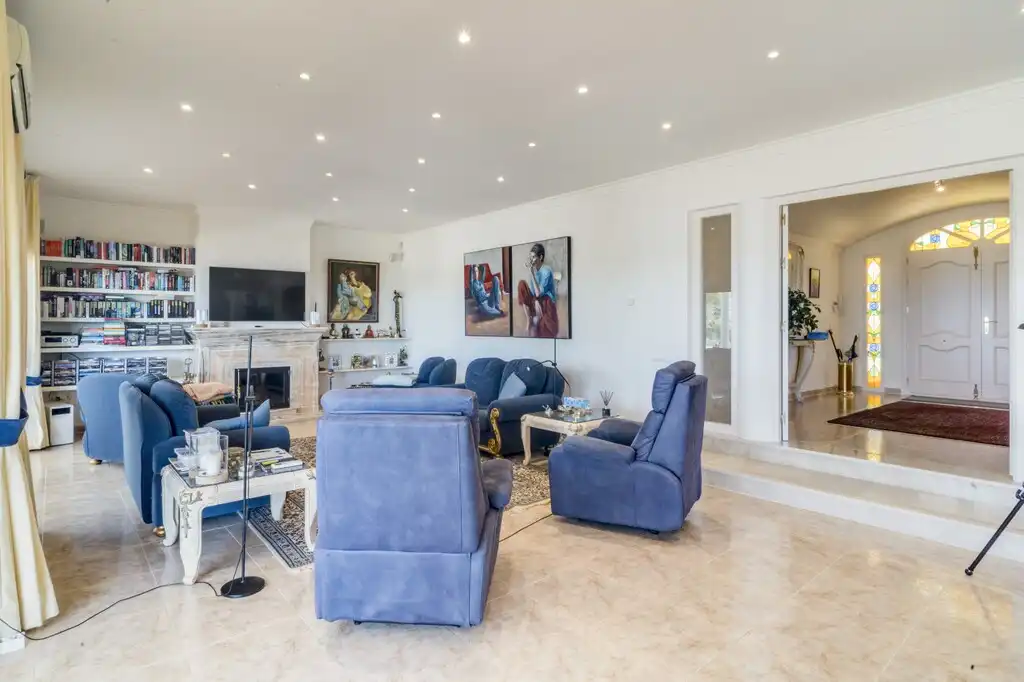 Sala d'estar de Casa o xalet en venda en Mijas amb Aire condicionat, Calefacció i Jardí privat