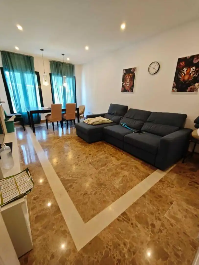 Sala d'estar de Apartament de lloguer en Marbella amb Aire condicionat, Terrassa i Traster