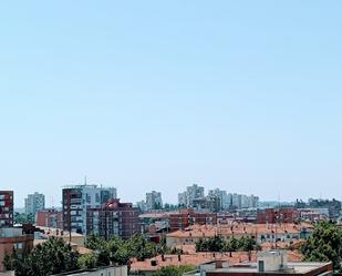 Exterior view of Flat to rent in  Madrid Capital  with Air Conditioner, Storage room and Oven