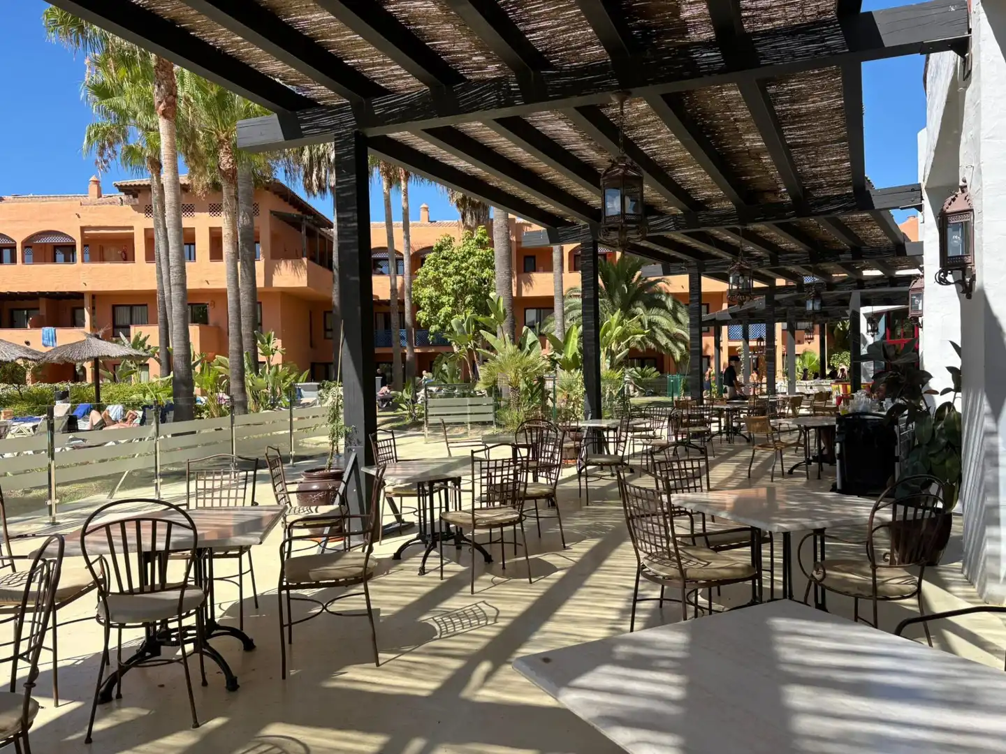 Terrassa de Apartament en venda en Benahavís amb Jardí privat, Alarma i Piscina comunitària