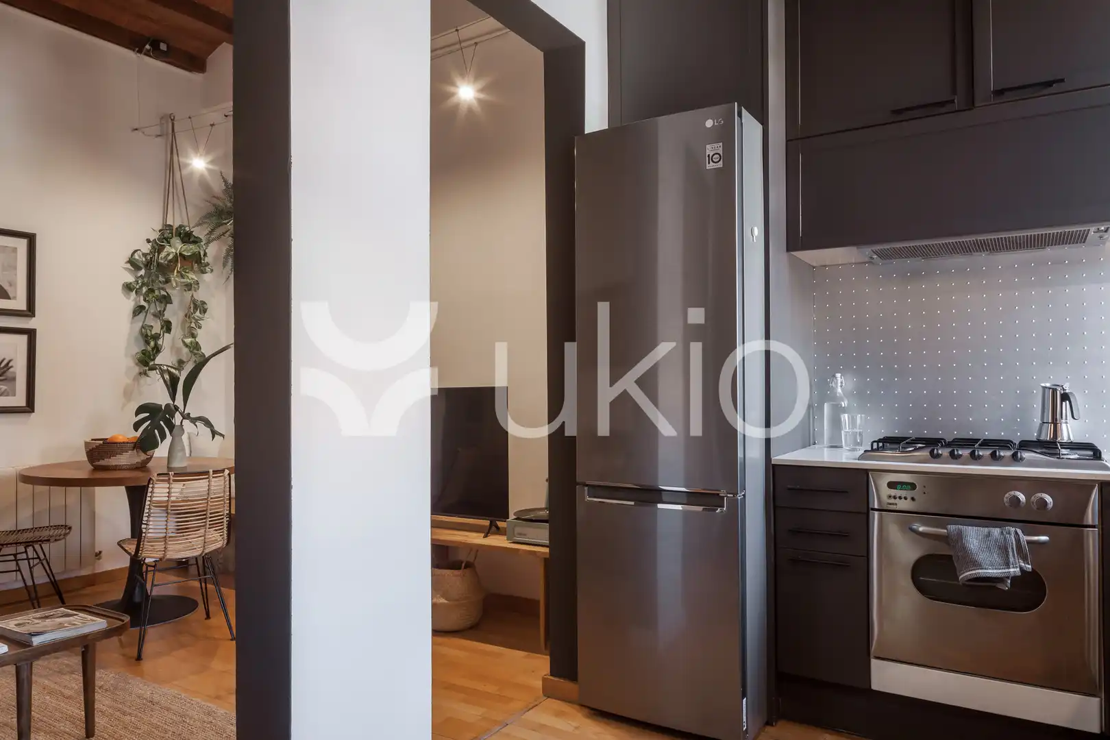 Mini appartamento con balcone in affitto a Carrer d'Aribau, imagen 11