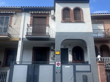 Casa amb balcó en venda a Maracena