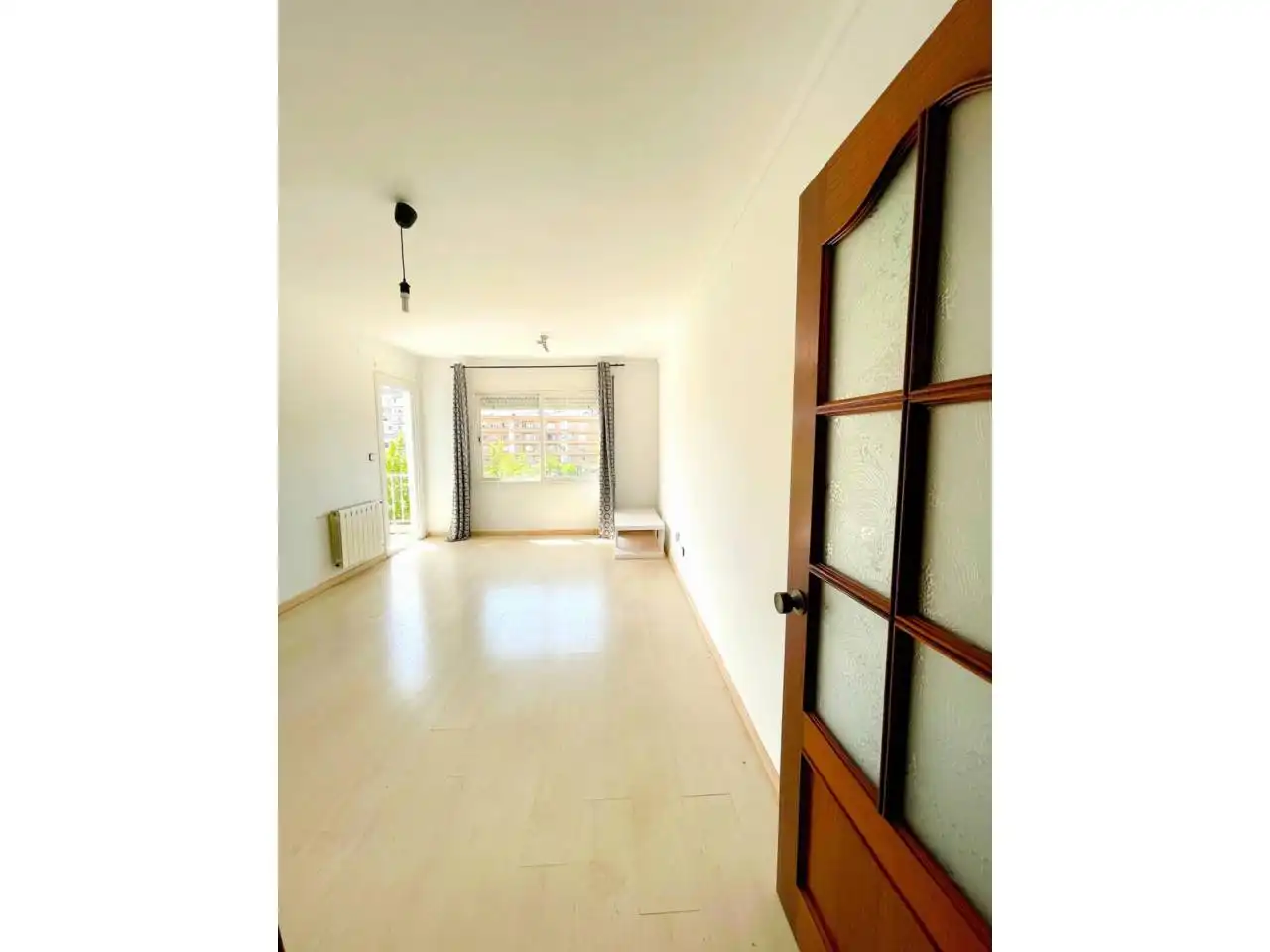 Außenansicht von Wohnung zum Verkauf in Cerdanyola del Vallès mit Heizung, Parkett und Balkon