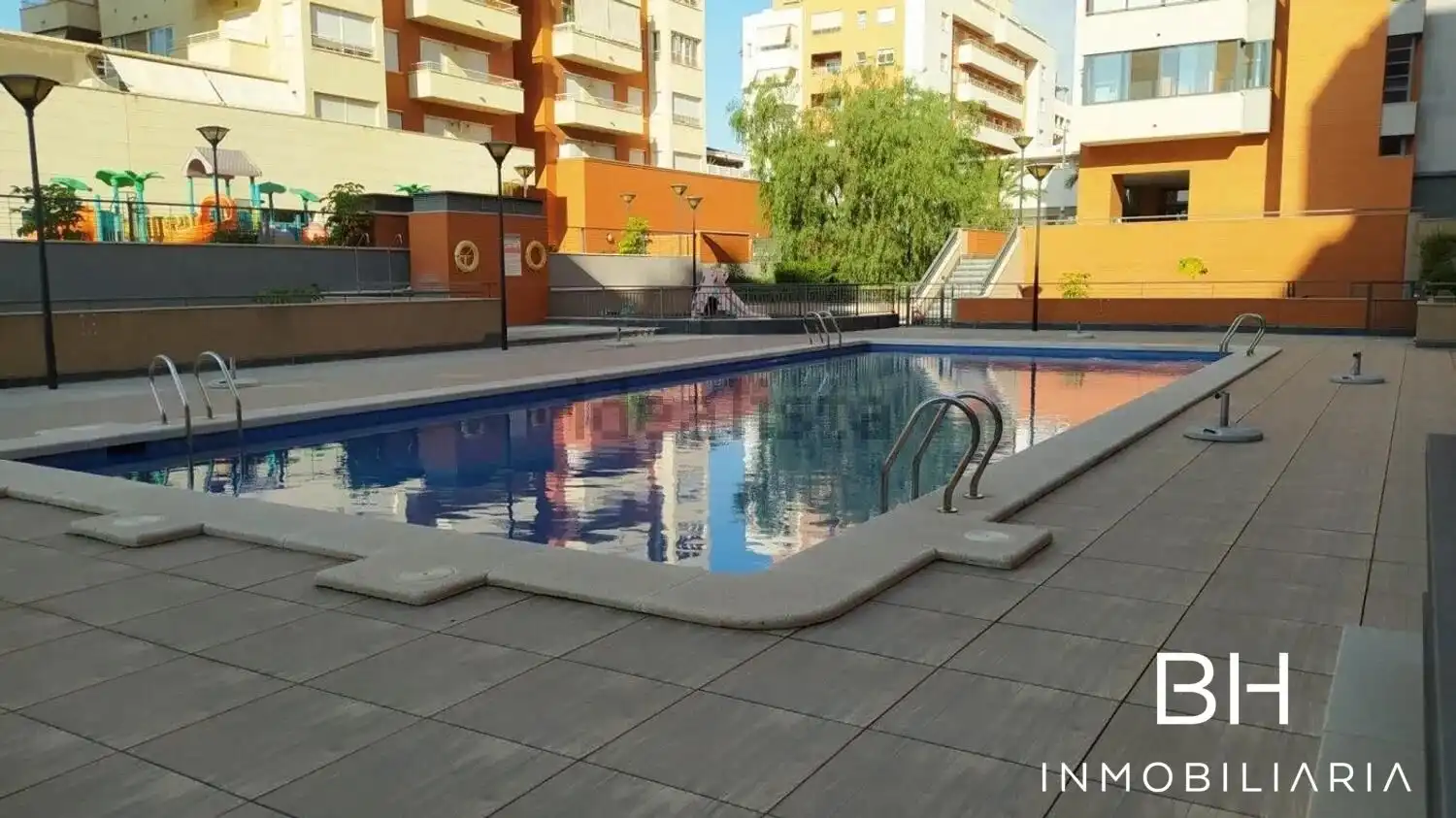 Swimming pool of Flat for sale in Elche / Elx  with Air Conditioner, Furnished and Community pool