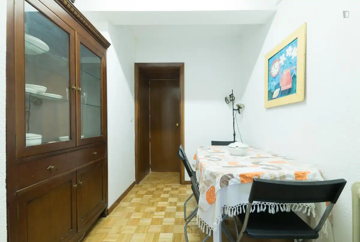 Room in Caballería Española