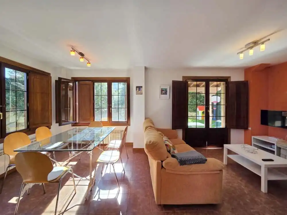 Sala d'estar de Casa adosada en venda en Ribamontán al Monte amb Calefacció, Jardí privat i Terrassa