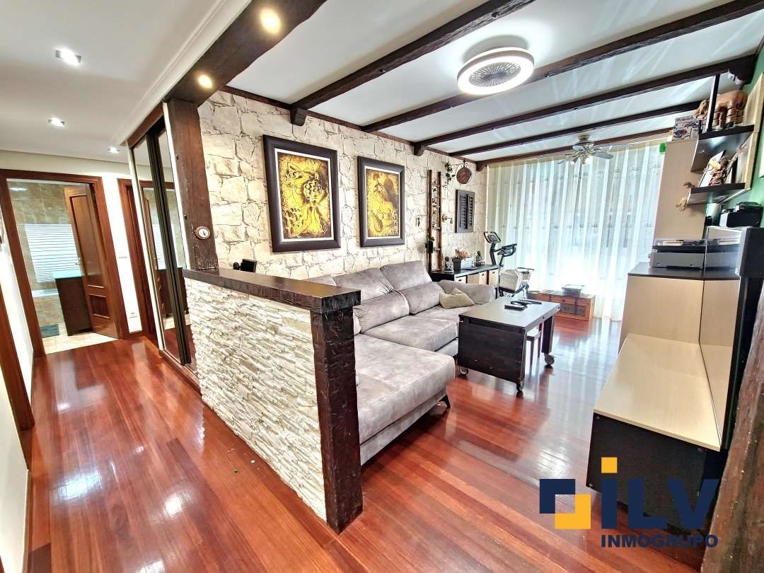 Sala de estar de Piso en venta en Santurtzi  con Calefacción y Amueblado