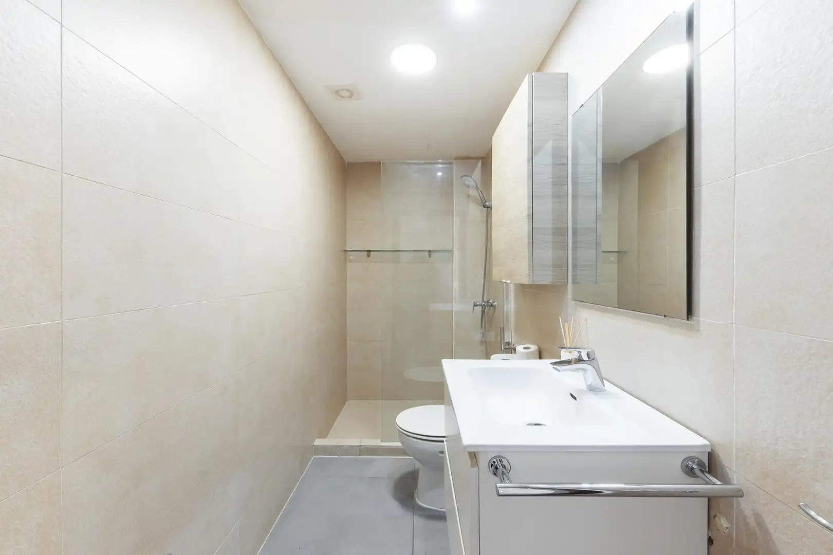 Badezimmer von Einfamilien-Reihenhaus zur Miete in Campos mit Klimaanlage, Heizung und Parkett