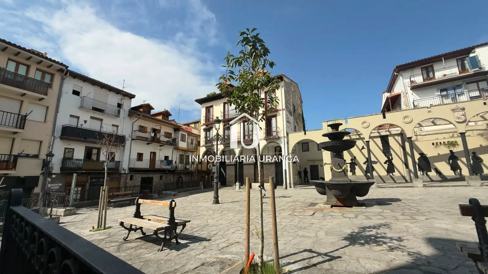 Außenansicht von Wohnung zum Verkauf in Laredo mit Terrasse, Abstellraum und Möbliert