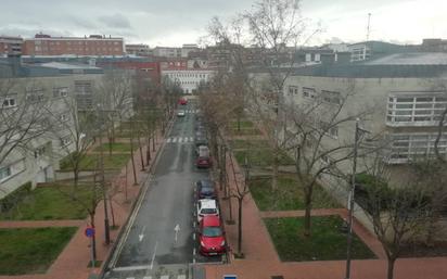 Vista exterior de Pis en venda en  Logroño