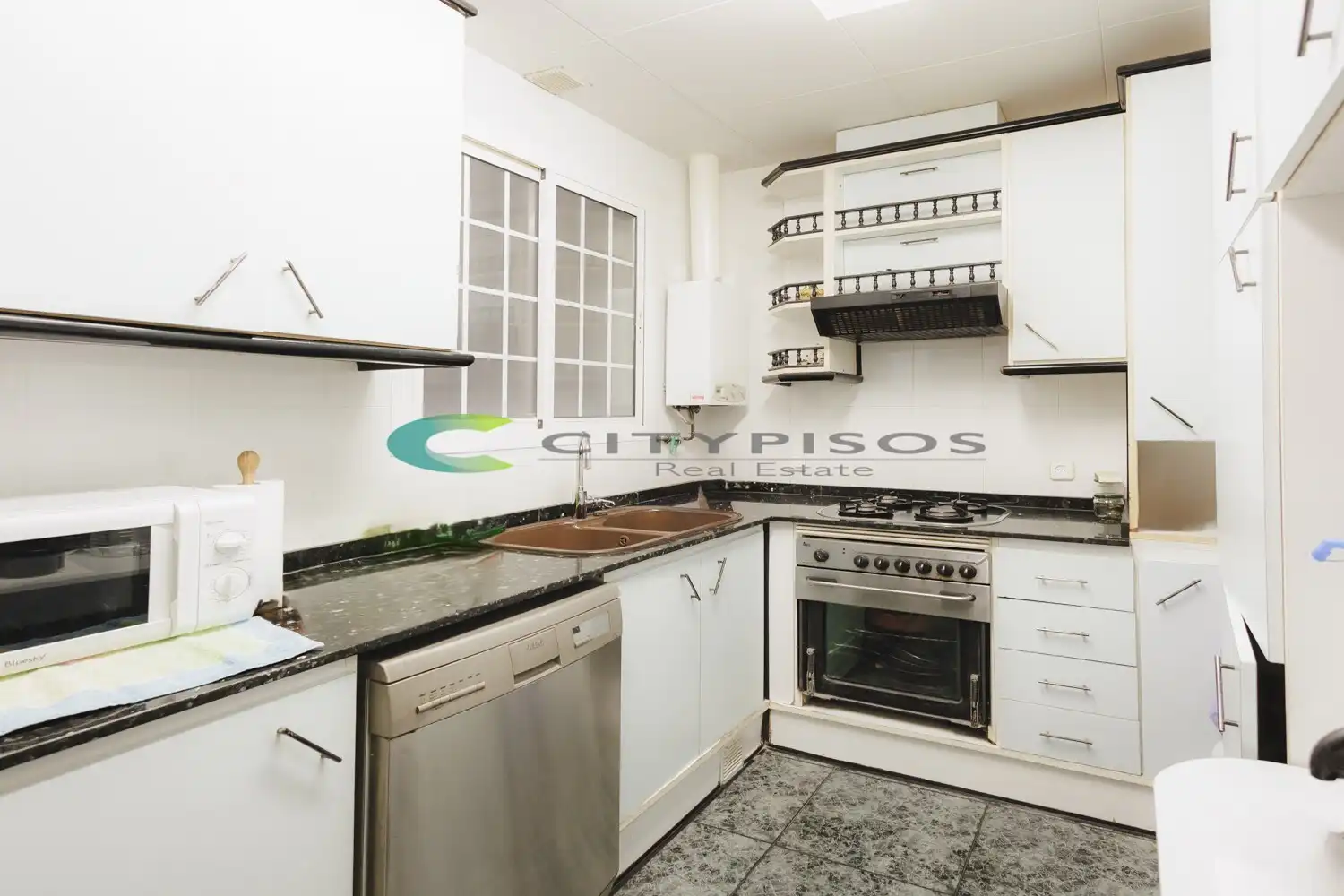 Cocina de Piso en venta en Barcelona con Aire acondicionado, Horno y Alarma