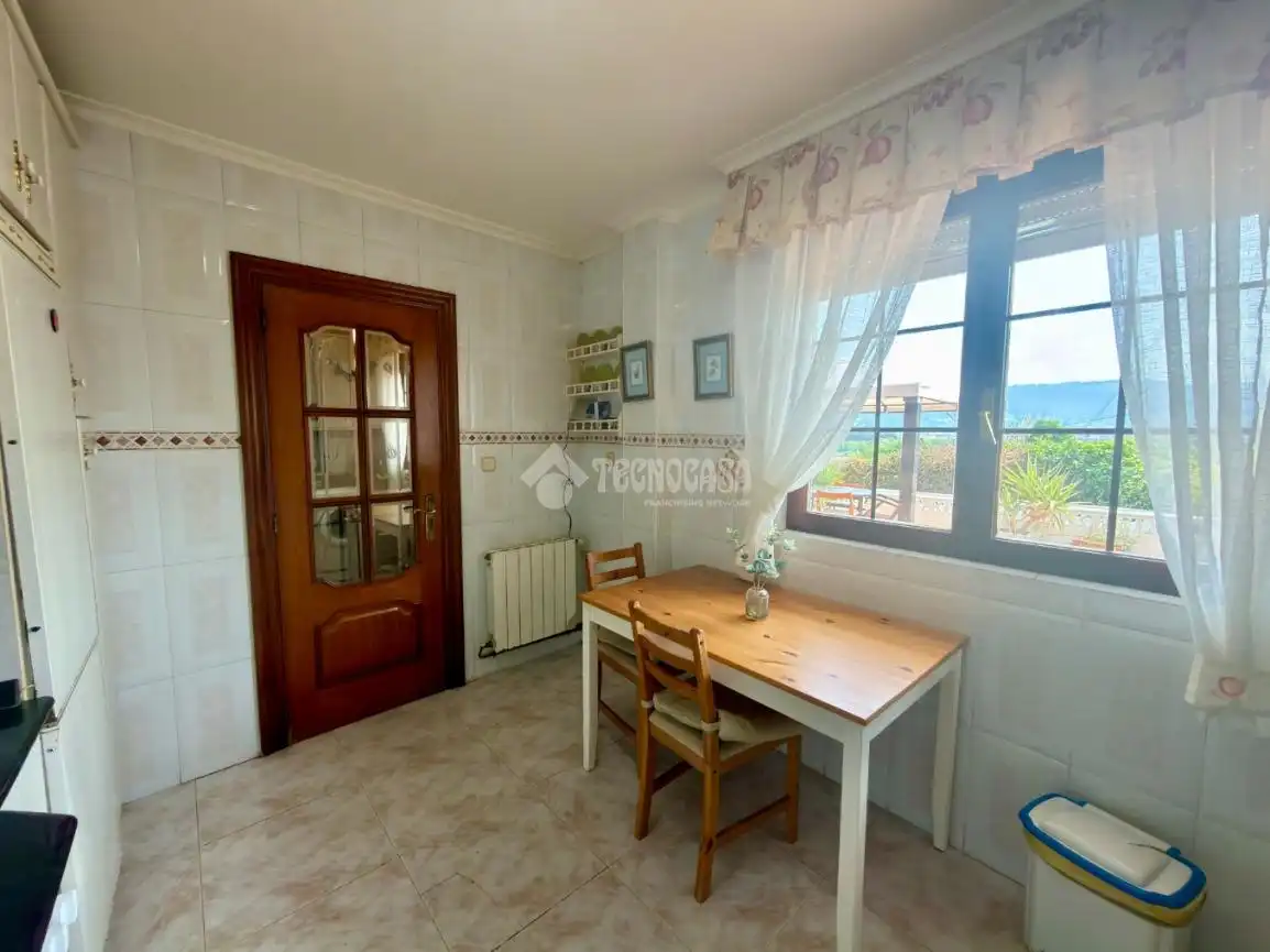 Esszimmer von Einfamilien-Reihenhaus zum Verkauf in Camargo