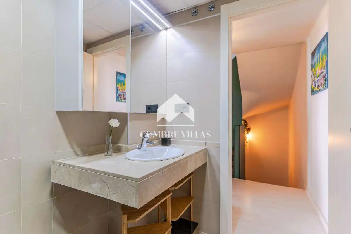 Baño de Casa adosada en venta en Almuñécar con Terraza, Trastero y Internet