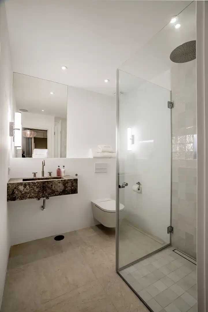 Baño de Ático en venta en Marbella con Terraza, Piscina y Amueblado