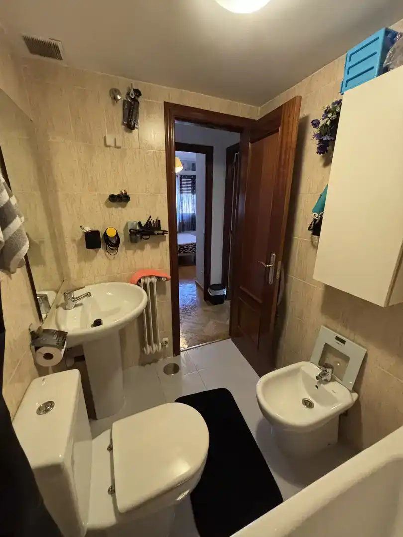 Bathroom of Flat for share in Las Rozas de Madrid  with Parquet flooring, Swimming Pool and Furnished