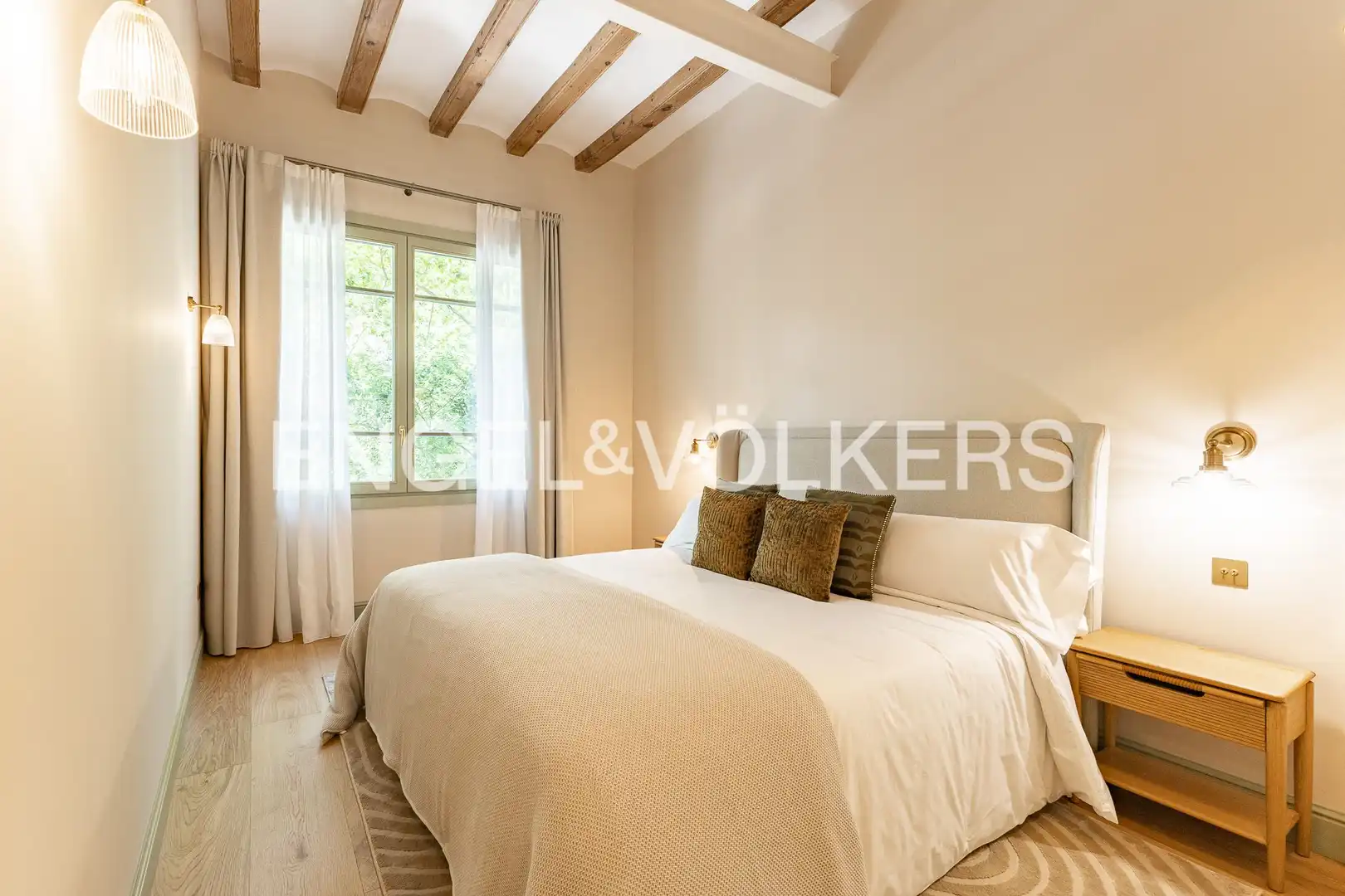 Schlafzimmer von Wohnung zum Verkauf in Barcelona mit Klimaanlage, Heizung und Parkett