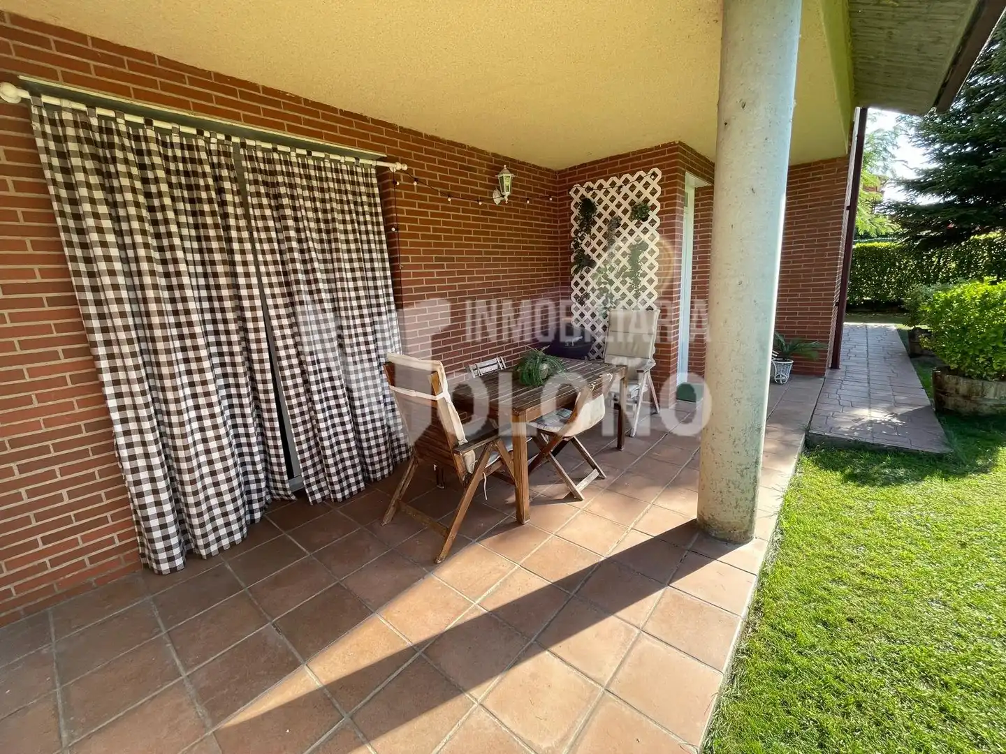 Terraza de Casa o chalet en venta en Anguciana con Calefacción, Jardín privado y Parquet