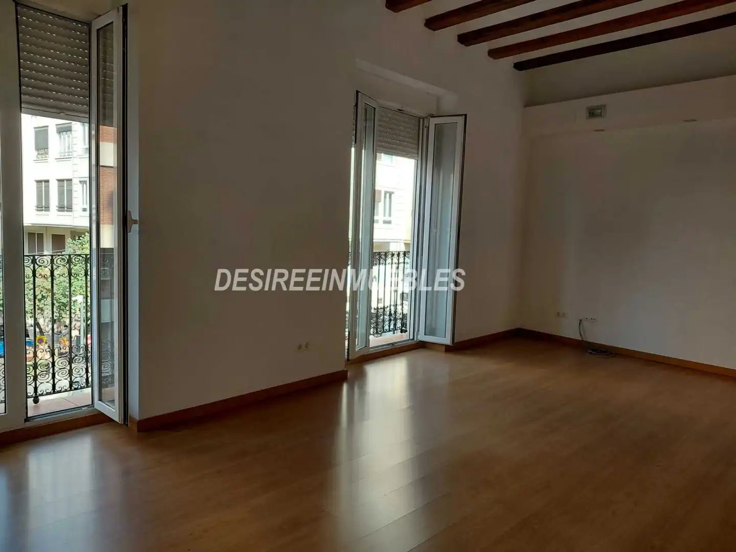 Habitación de Oficina de alquiler en Valencia con Aire acondicionado, Calefacción y Terraza