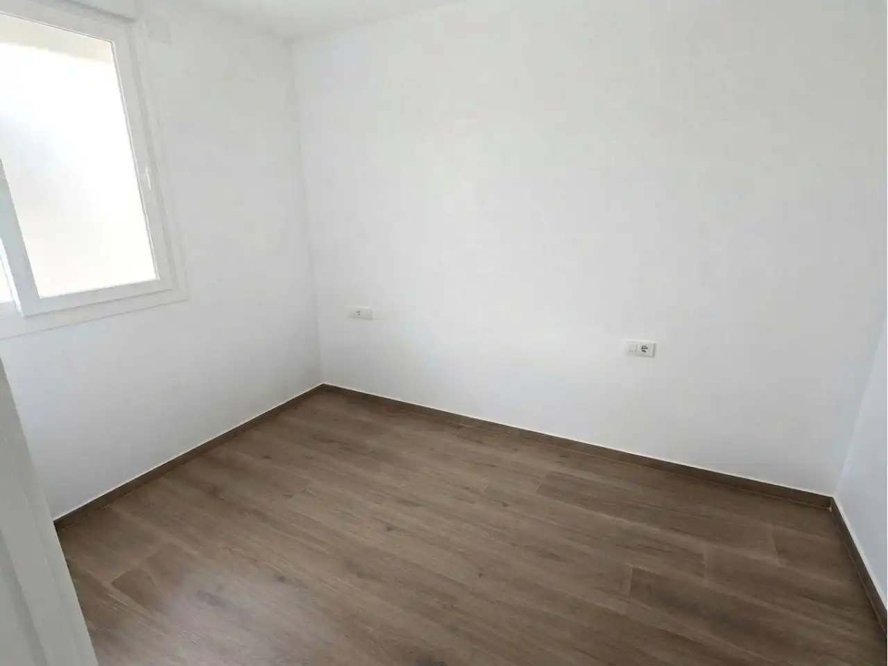 Schlafzimmer von Geschaftsraum zur Miete in Valencia mit Klimaanlage
