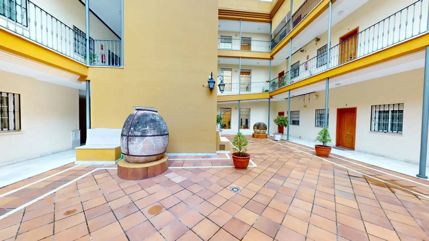 Exterior view of Flat for sale in Sevilla  with Air Conditioner, Heating and Balcony