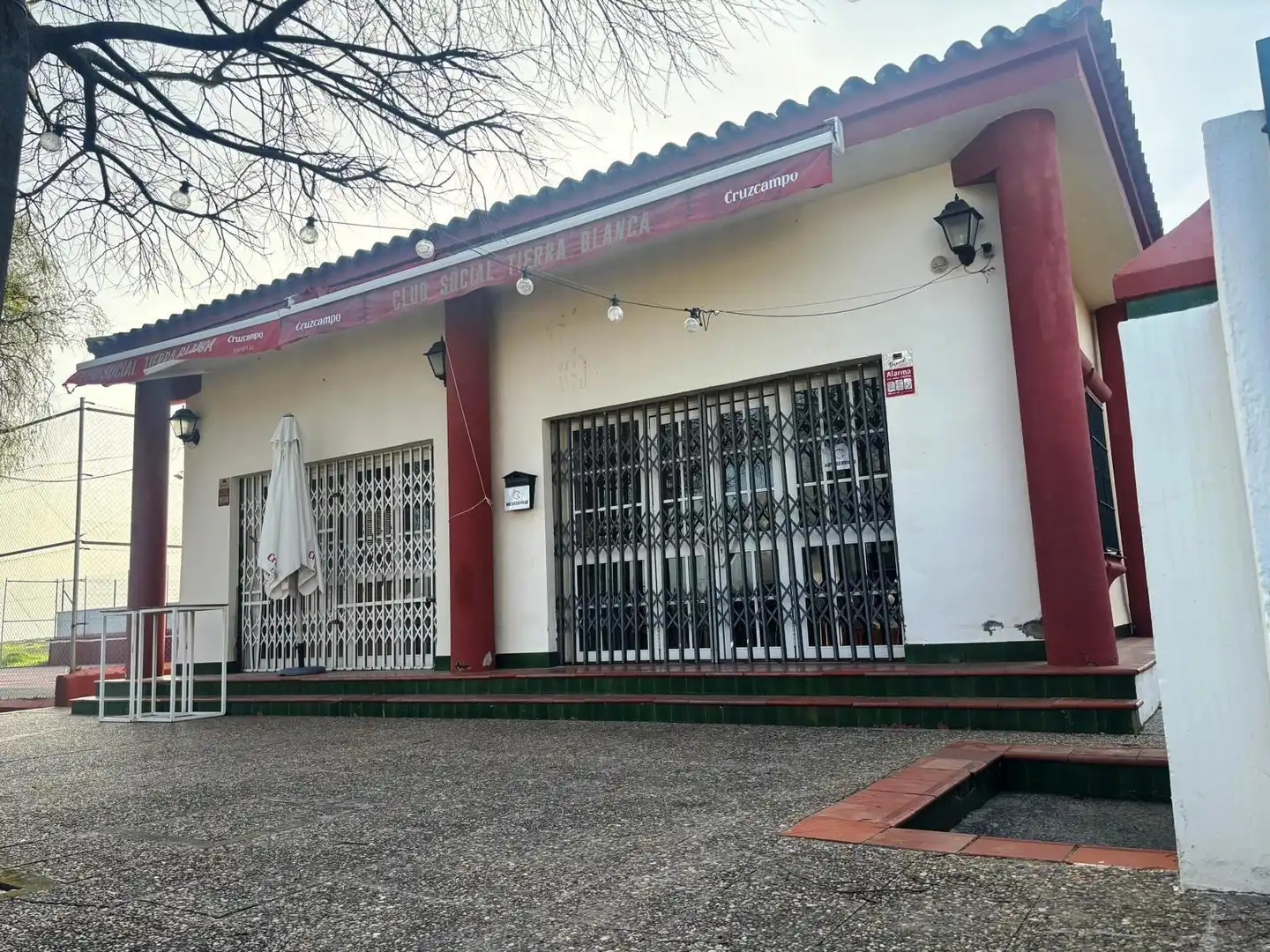 Außenansicht von Residential zum Verkauf in Salteras