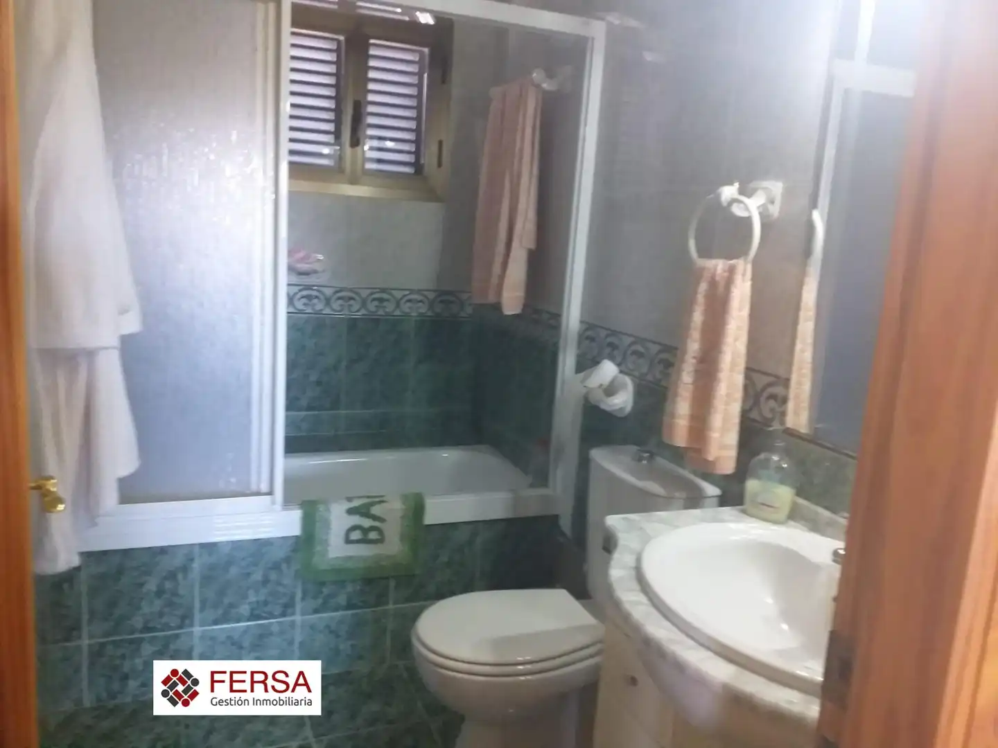 Bany de Casa o xalet en venda en El Puerto de Santa María amb Aire condicionat, Calefacció i Jardí privat