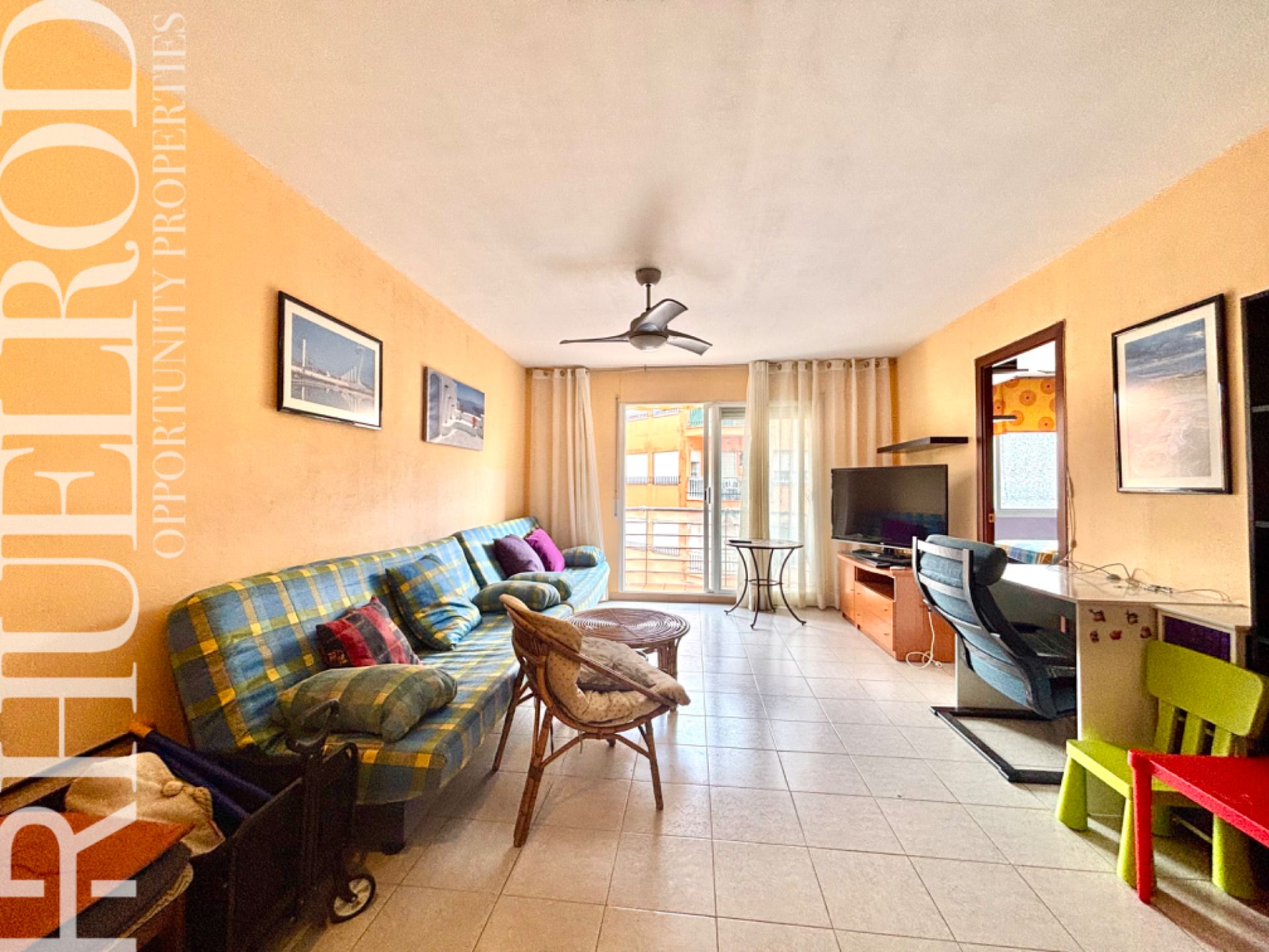 Living room of Flat for sale in Pineda de Mar  with Furnished, Oven and Washing machine