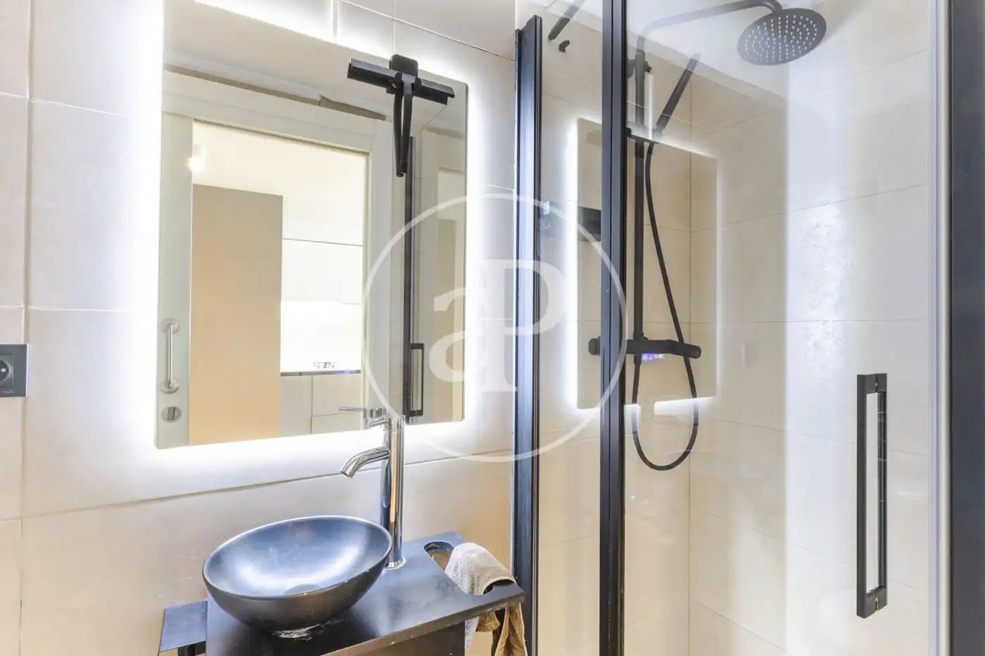 Baño de Piso en venta en Valencia con Aire acondicionado, Calefacción y Jardín privado