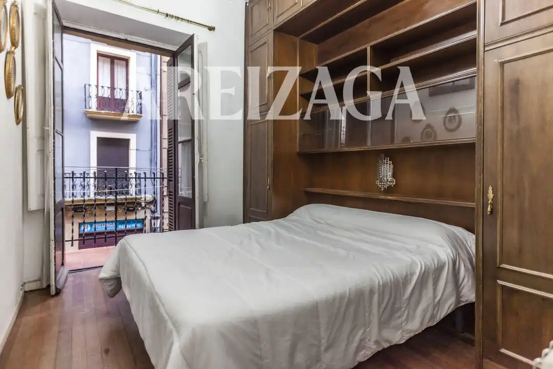 Habitación de Piso en venta en Donostia - San Sebastián  con Calefacción y Balcón