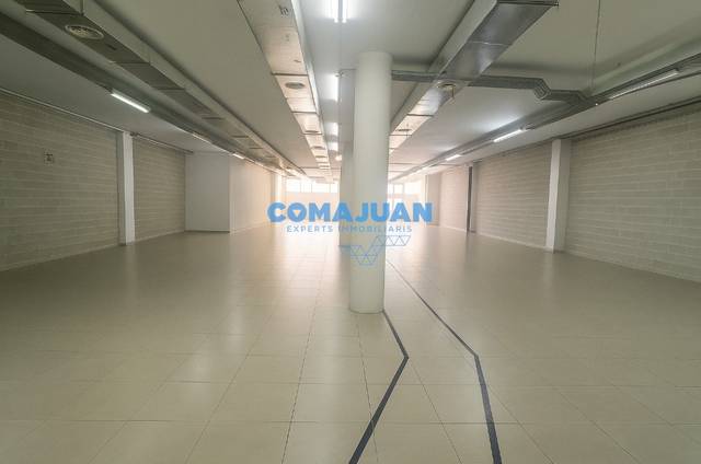 Nave industrial en Venta en Centre