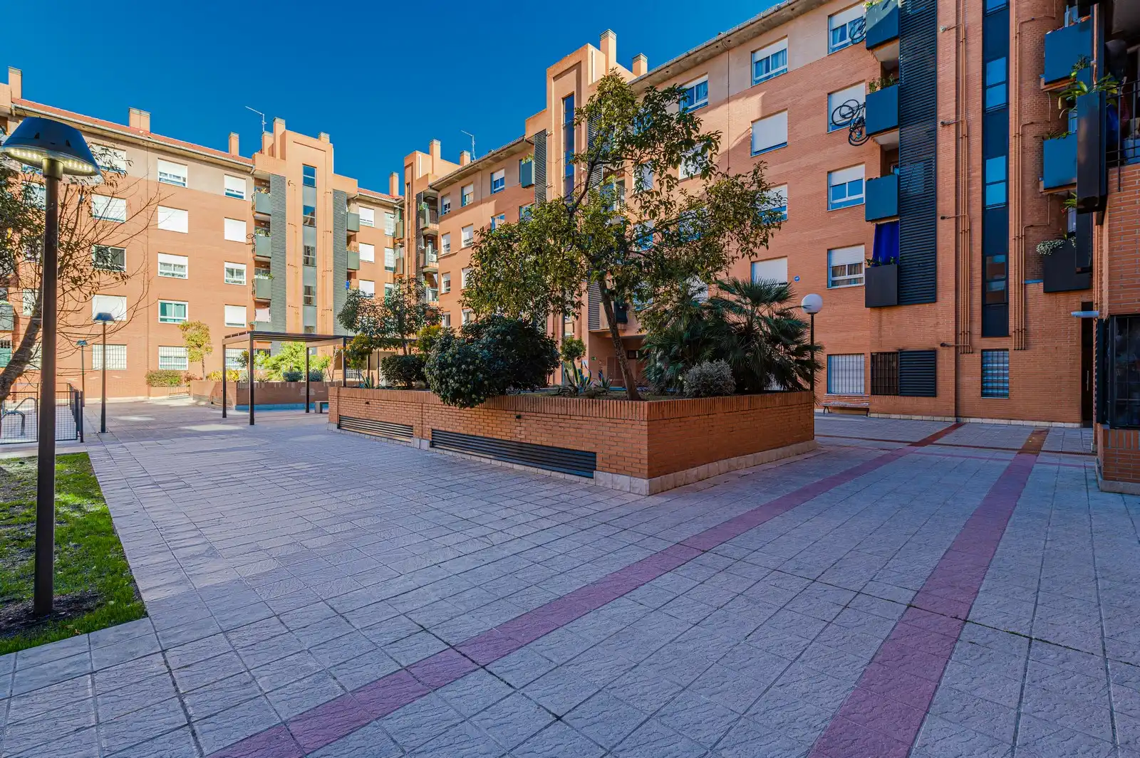 Vista exterior de Piso en venta en Madrid con Trastero