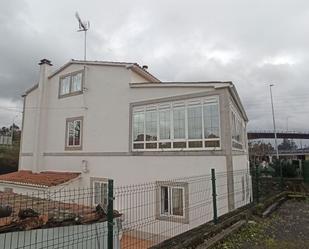 Vista exterior de Casa o xalet en venda en Santiago de Compostela  amb Terrassa