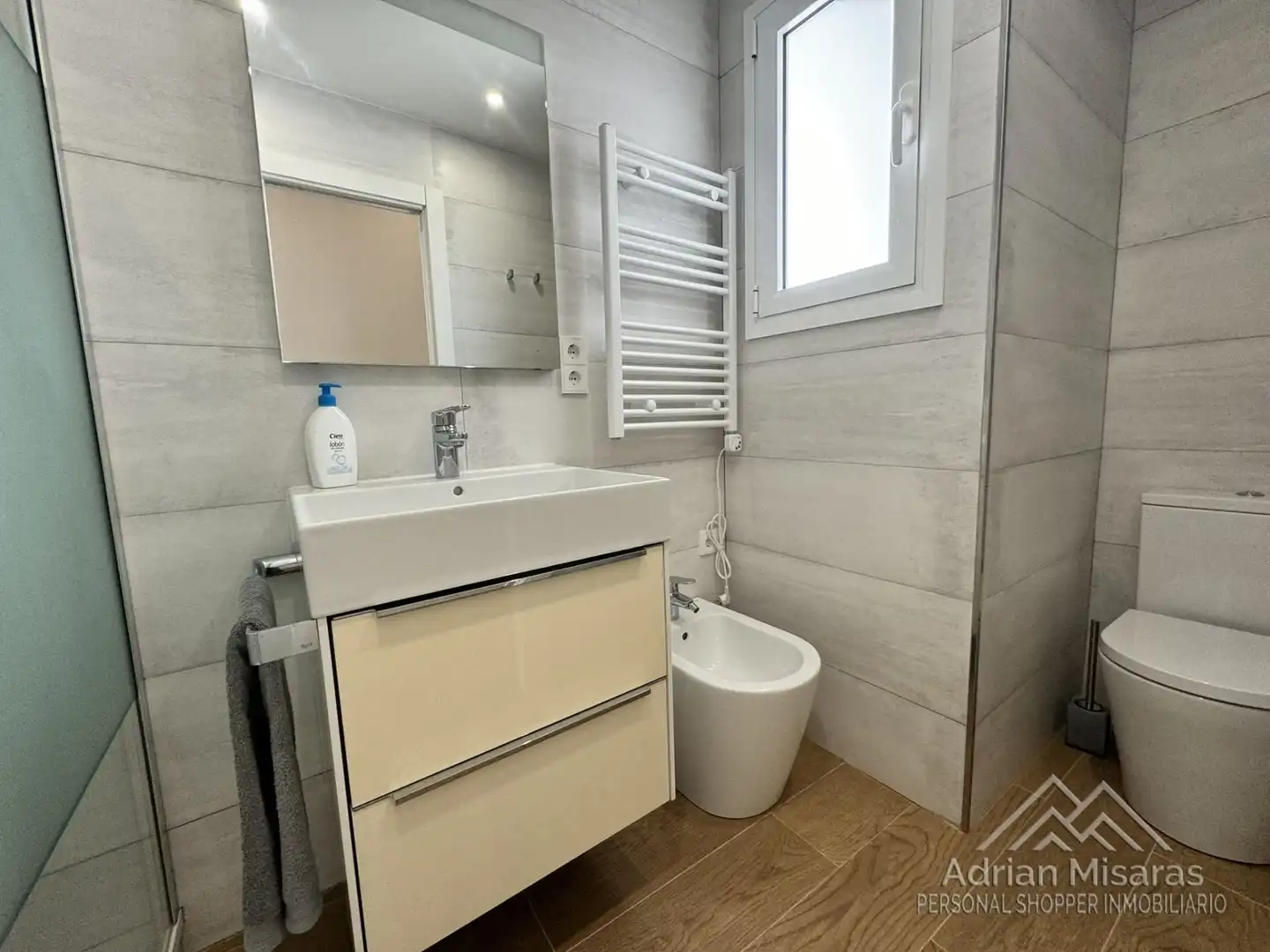 Baño de Ático en venta en Barcelona con Aire acondicionado, Terraza y Amueblado