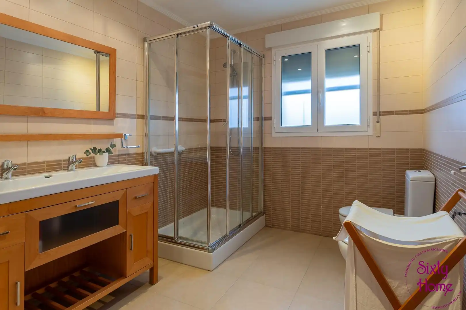 Bathroom of Houses for sale in Zaragoza  with Heating, Private garden and Terrace