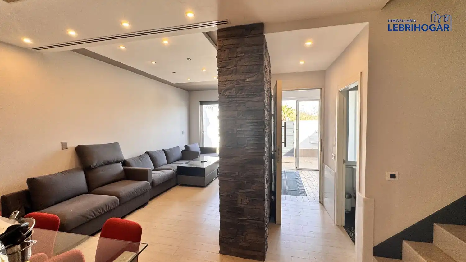 Sala de estar de Casa adosada en venta en Lebrija con Aire acondicionado, Calefacción y Terraza